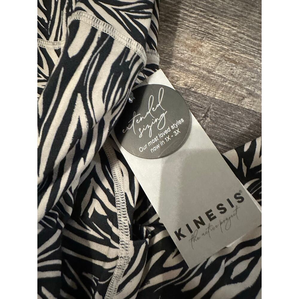 Kinesis Women's Black Cream Animal Print Active Stretch Leggings Size 2X NWT - Picture 5 of 6